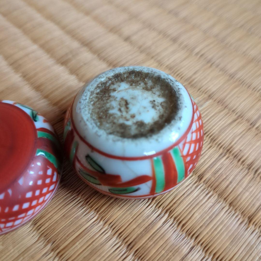 茶道具 丸型 赤と緑の装飾　赤絵香合　赤玉　骨董品