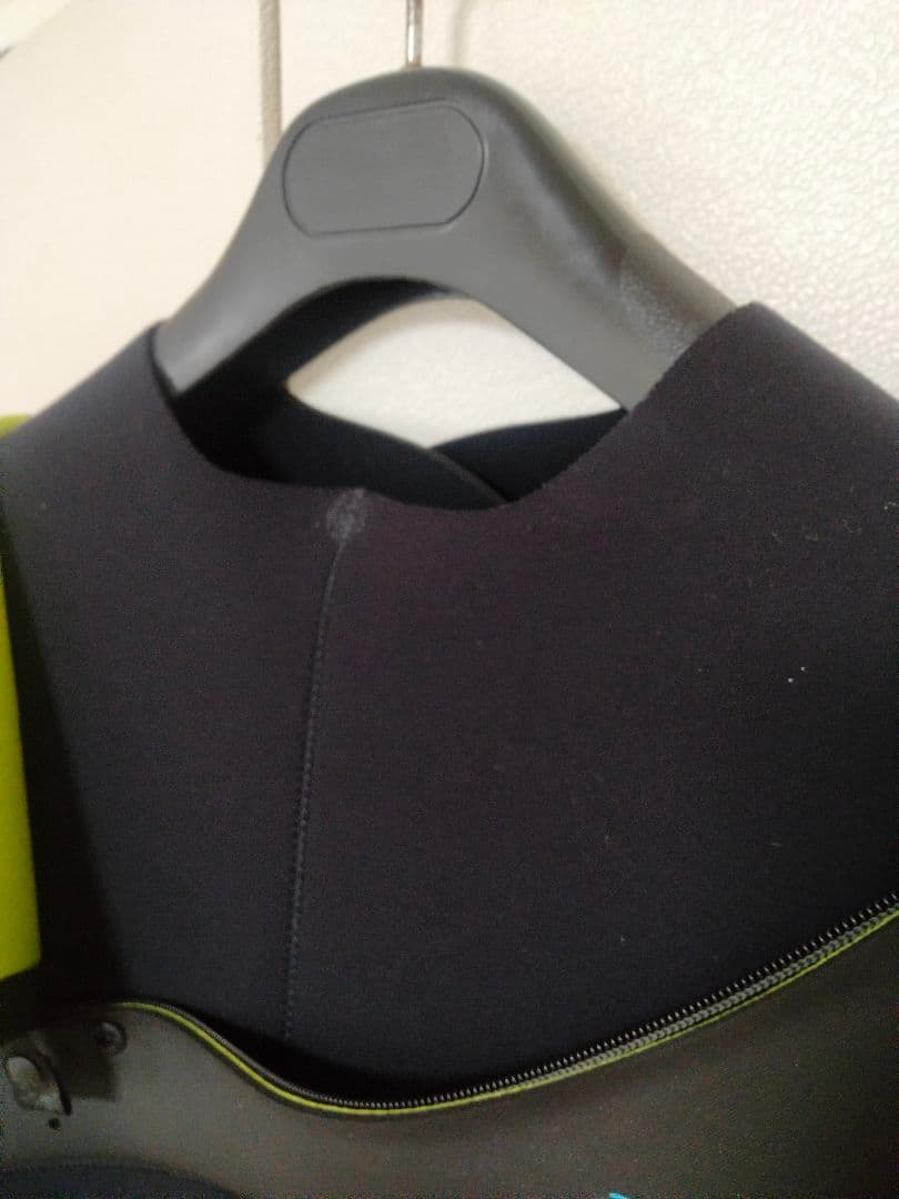 ★BeWET/4×3mmセミドライFREE SHOULDER超伸縮保温起毛S2★