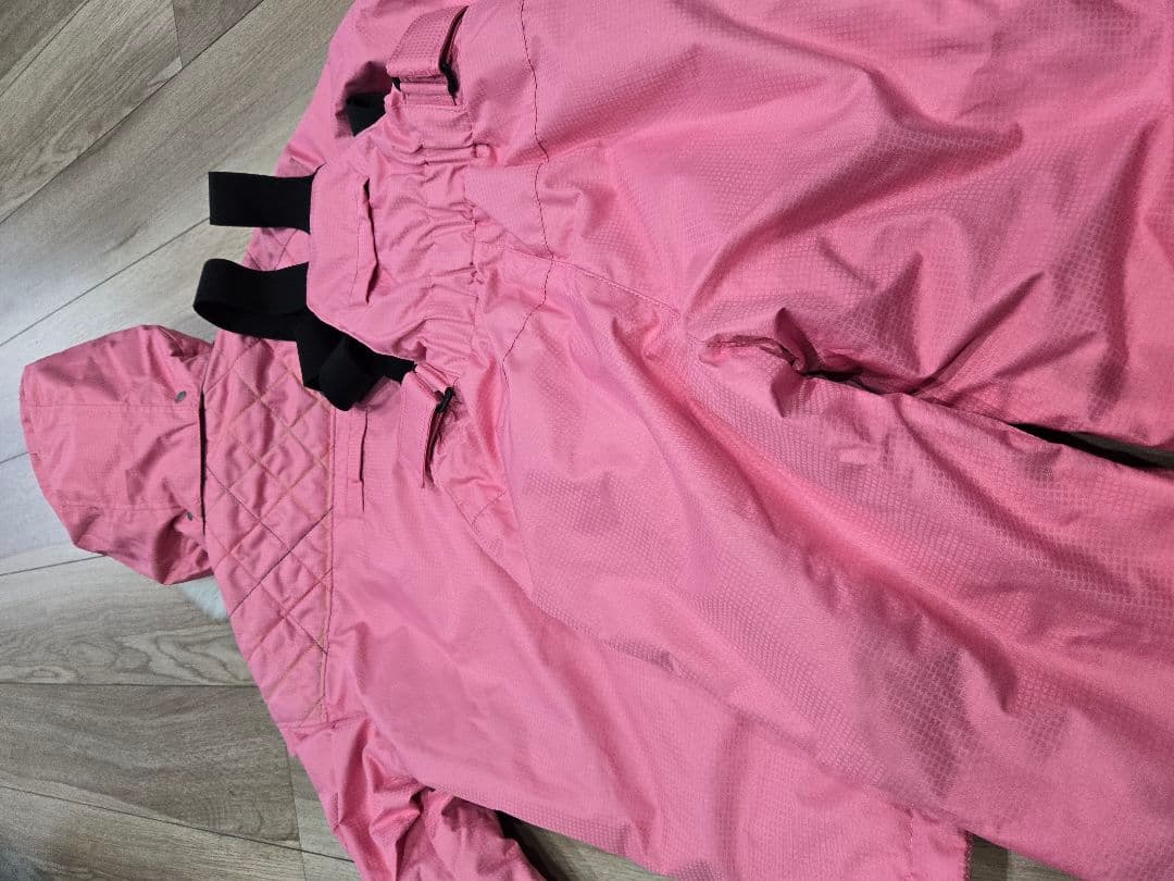 新品未使用　キスマーク140センチ　スキーウェ