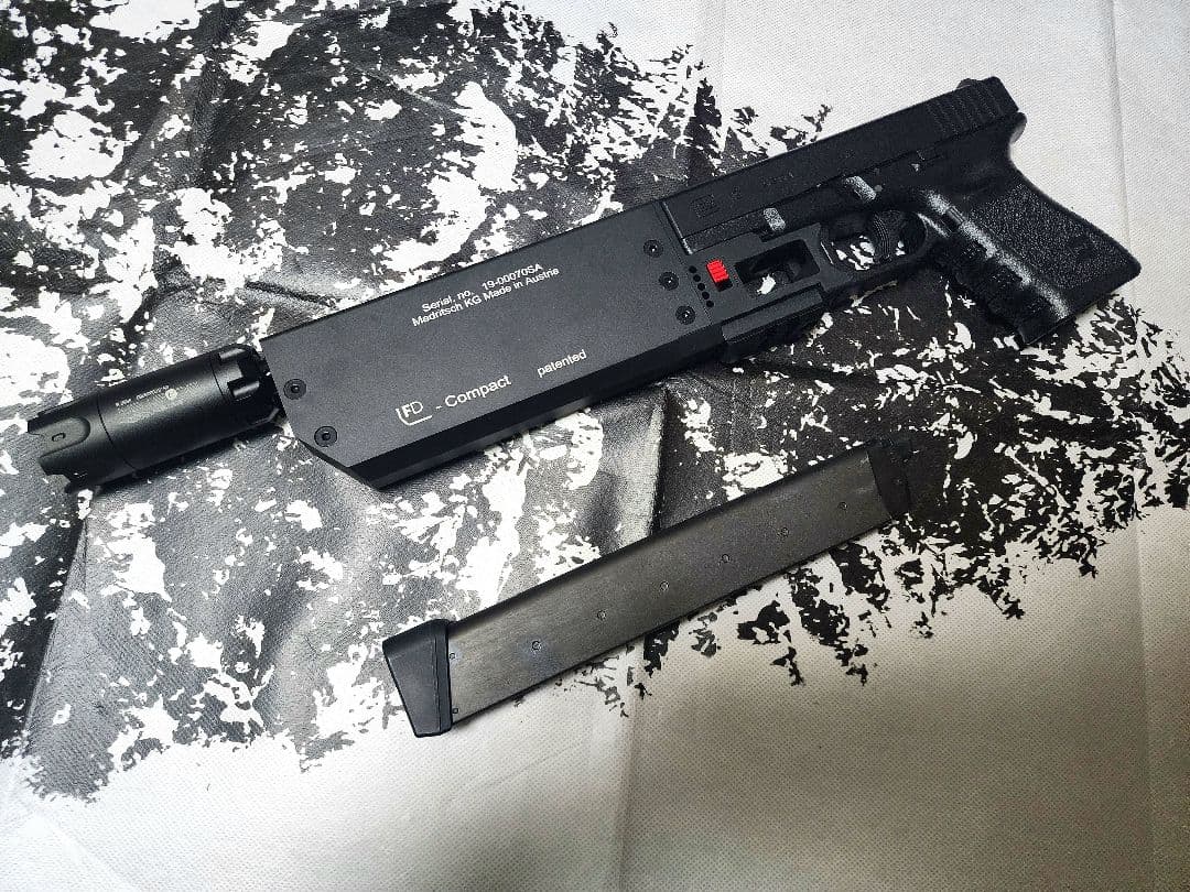 東京マルイ製　ガスガン　グロック19 ダミーサイレンサーカスタム