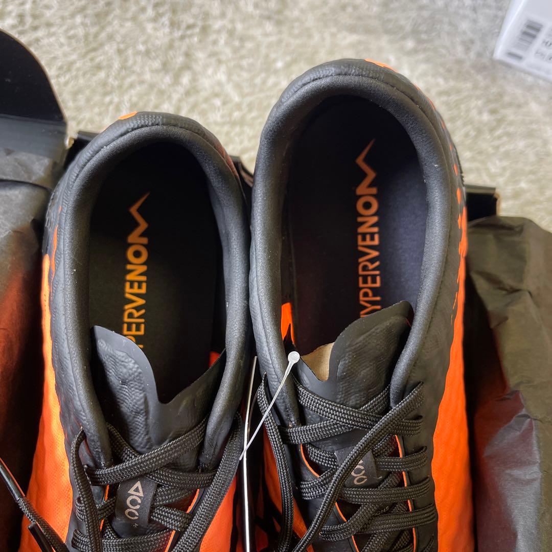 新品未使用、袋箱付き　サッカースパイク　ハイパーヴェノム　ファントムFG 25