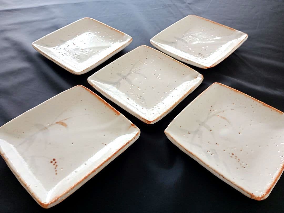 美濃焼　仙山窯　志野焼　志野銘々皿　安藤日出武　人間国宝　骨董　工芸品