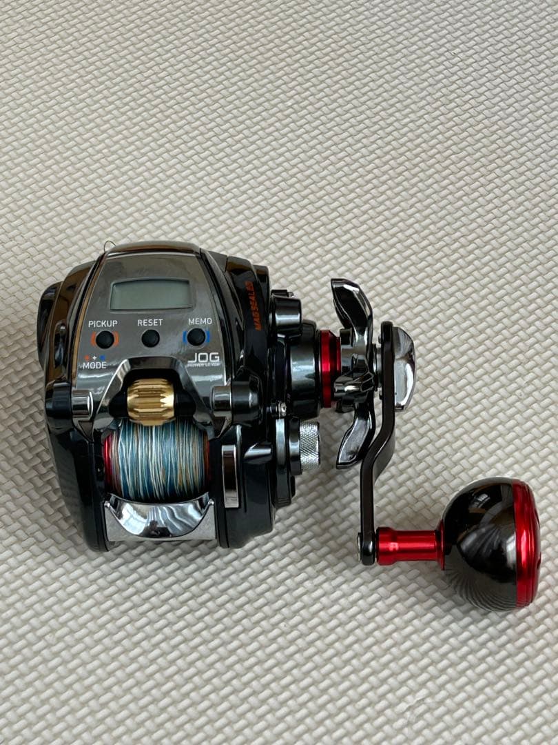 Daiwa 電動リール ブラック/レッド