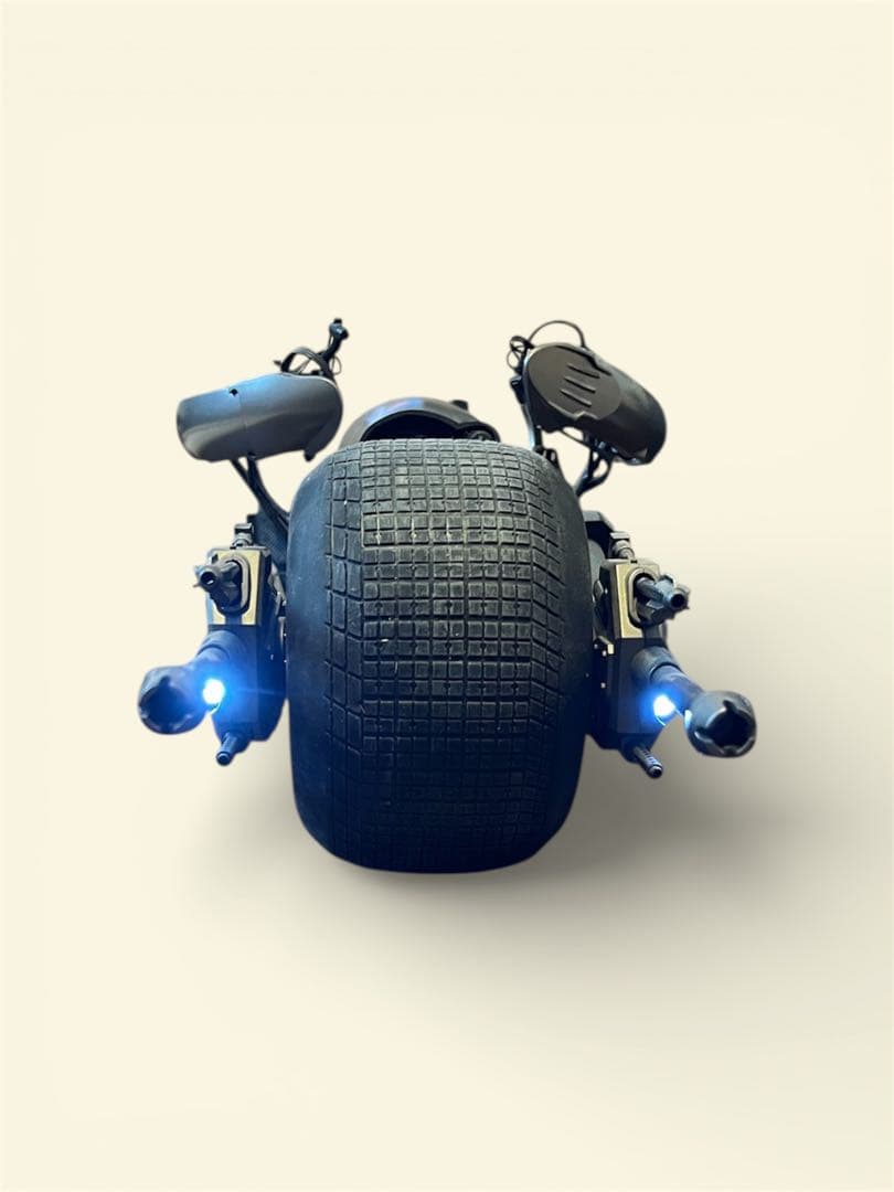 HOTTOYS BATPOD & BATMAN セット