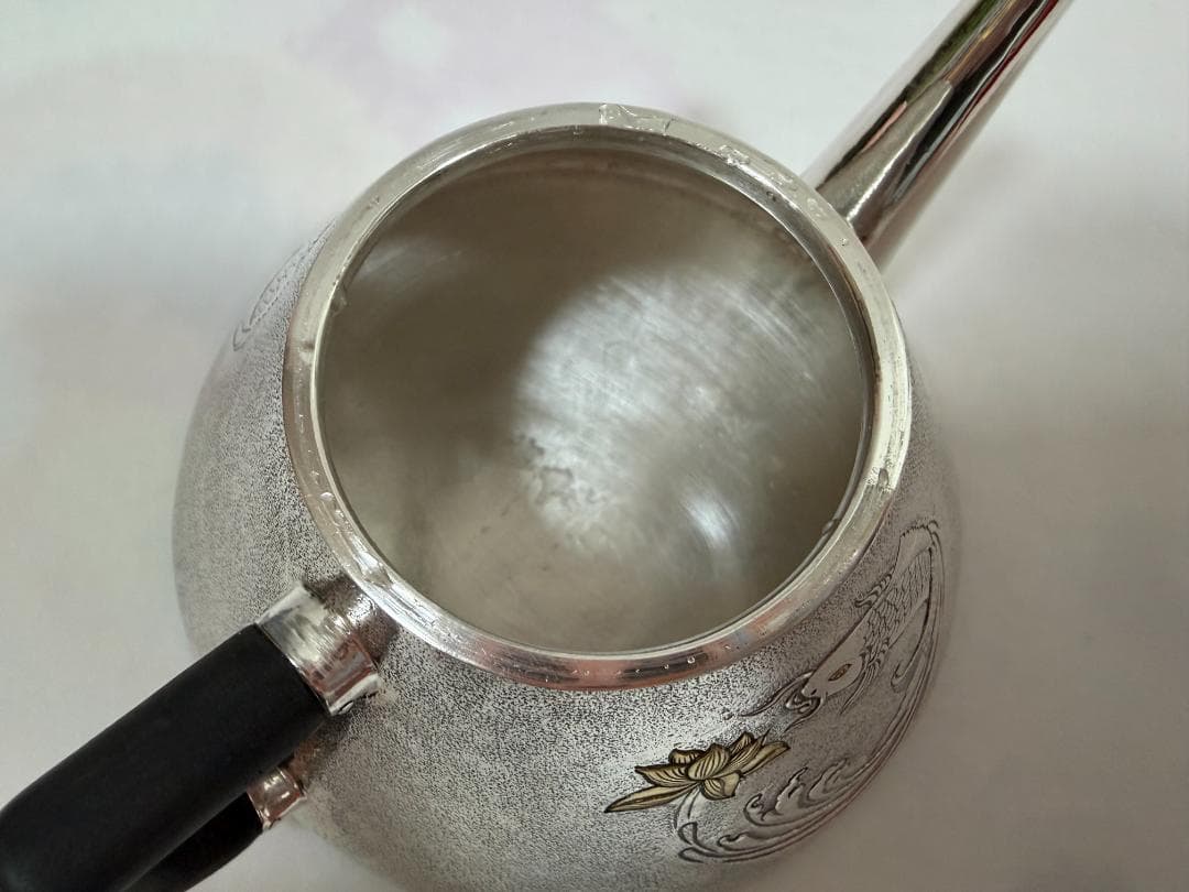 純銀製 鯉と蓮文 玉石摘 唐木手 急須 銀瓶 煎茶道具