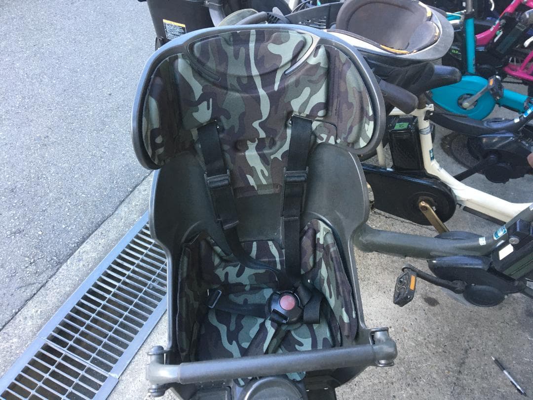 地域限定送料無料　ビッケ　子供乗せ　12,3AH　黒系　神戸市　電動自転車