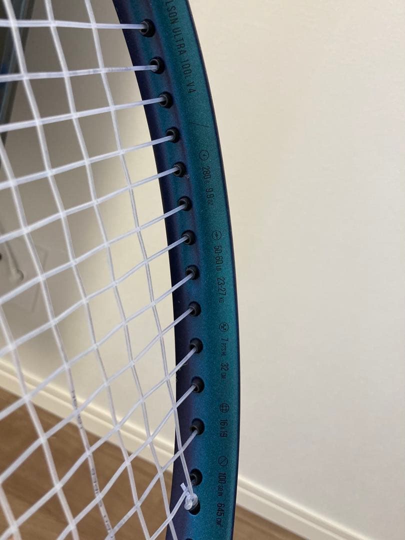 Wilson ULTRA V4 テニスラケット 100平方インチ