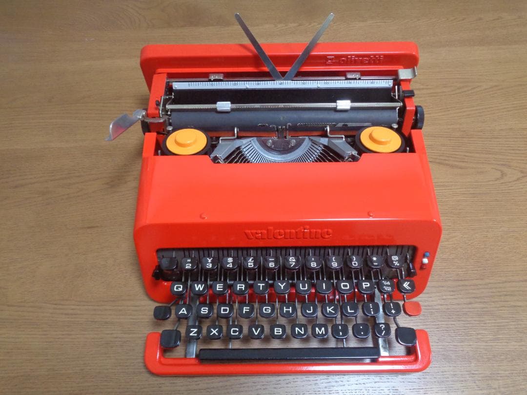 完動品　olivetti valentineタイプライター　時計じかけのオレンジ