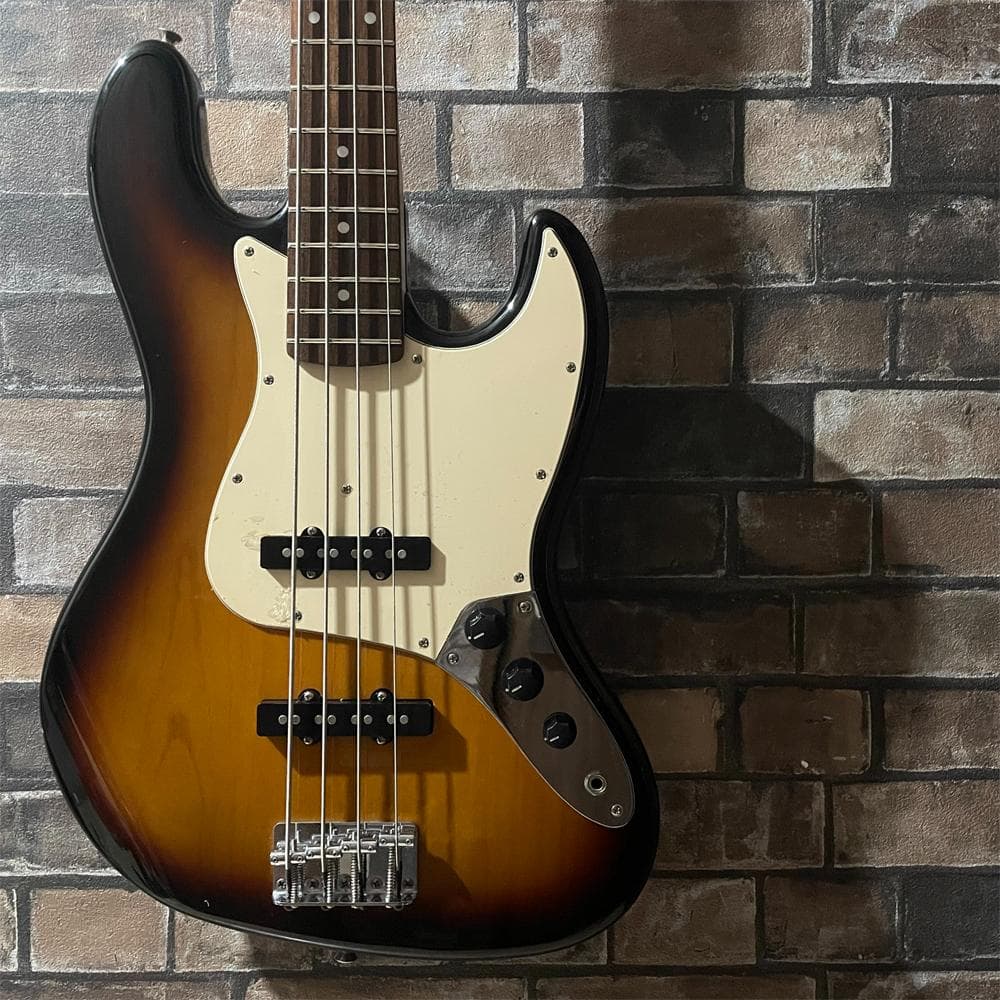 Fender/Squier ジャズベース サンバースト 純正ケース付