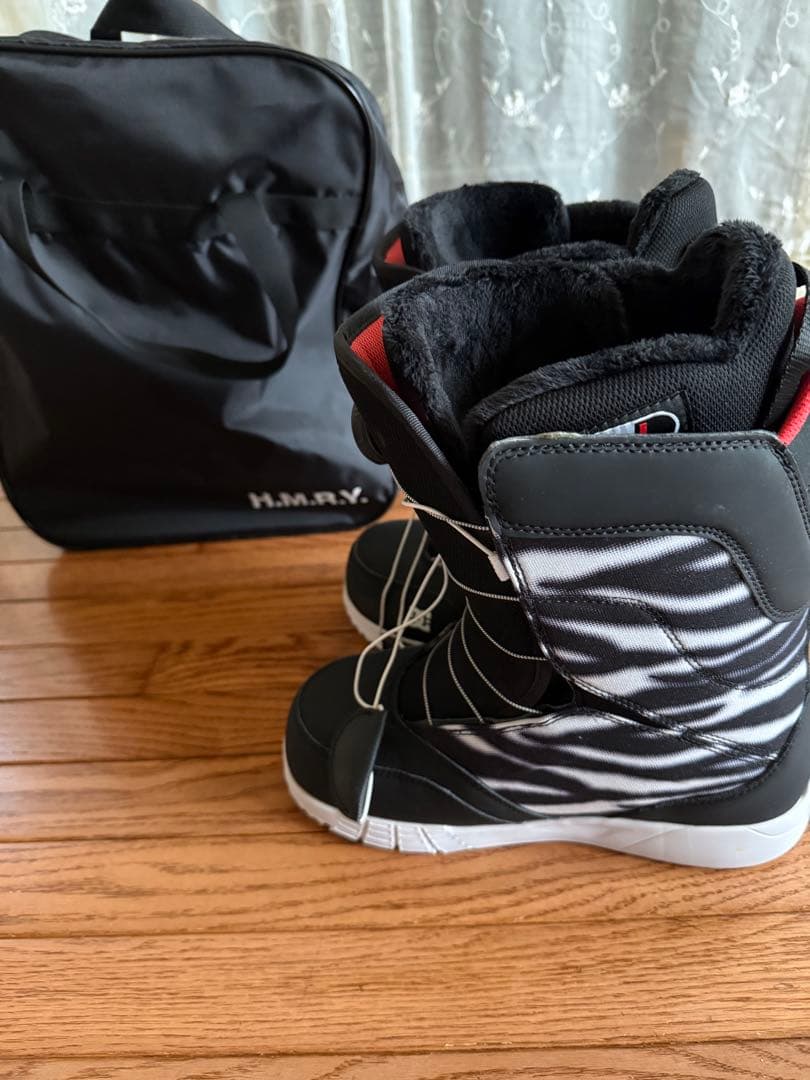 DC スノーボードブーツ ブラック/ホワイト 収納バッグ付き 最新モデル