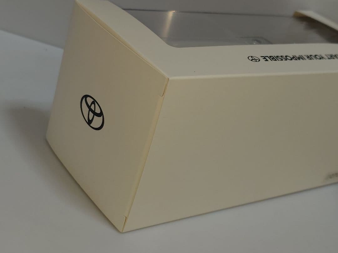 トヨタ 新型ノア カラーサンプル ミニカー 90系 パールホワイト 070