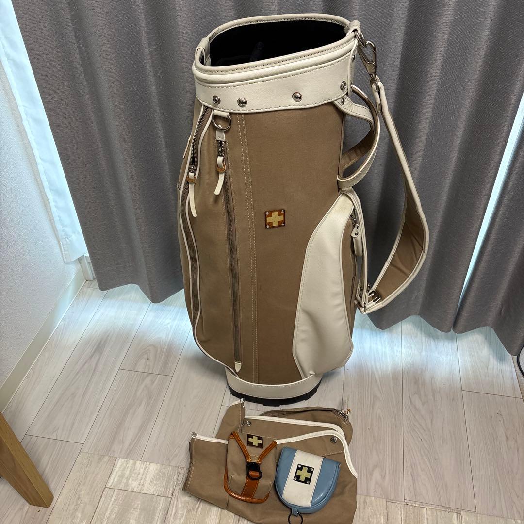 ゴルフバッグ・キャディバッグ ベージュ