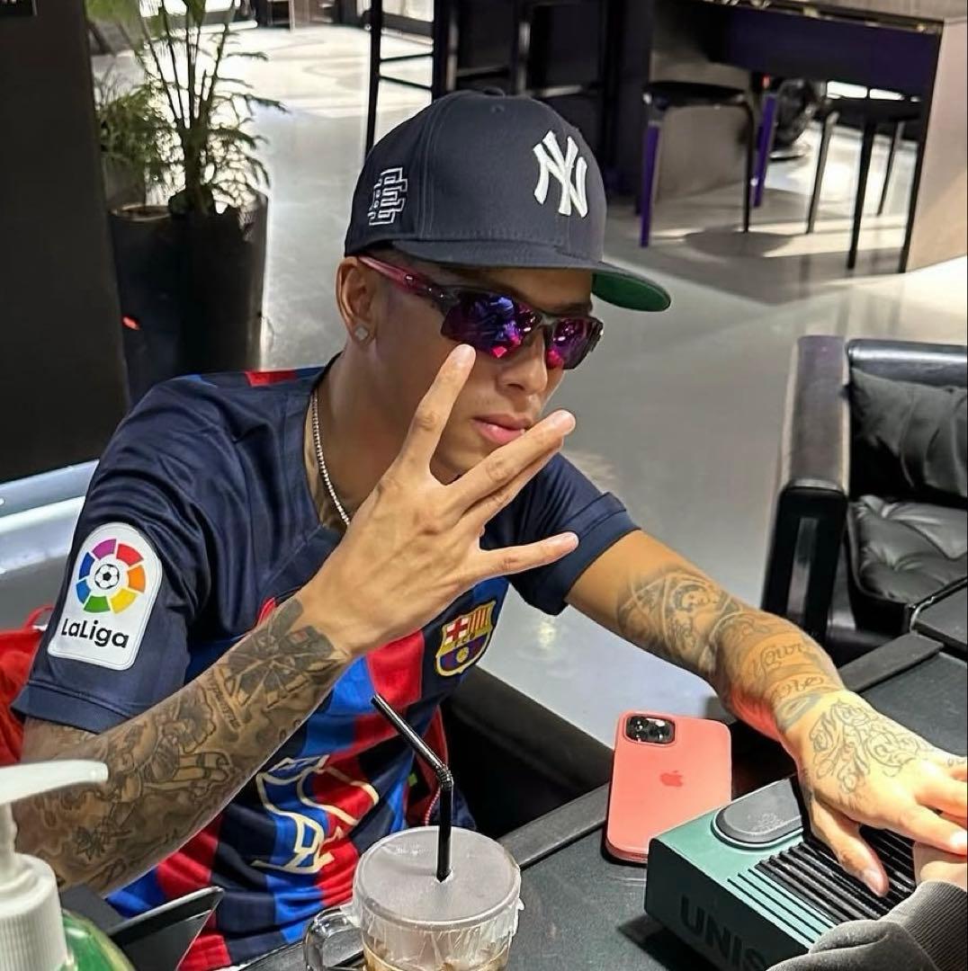 サッカー　Tシャツ　セントラルシー　central cee バルセロナ ドレイク