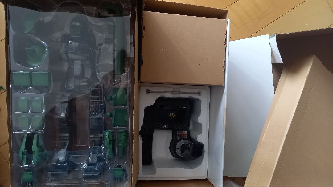 BANDAI RC テックロイド MS-06F ザク Ⅱ　ラジコン