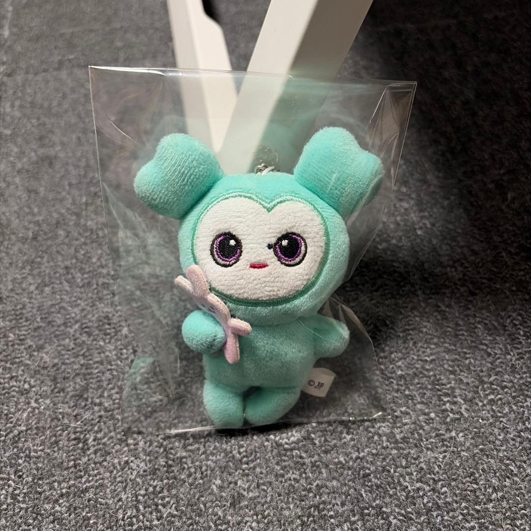 TWICE ミナ ベイビーミブリー バックチャーム