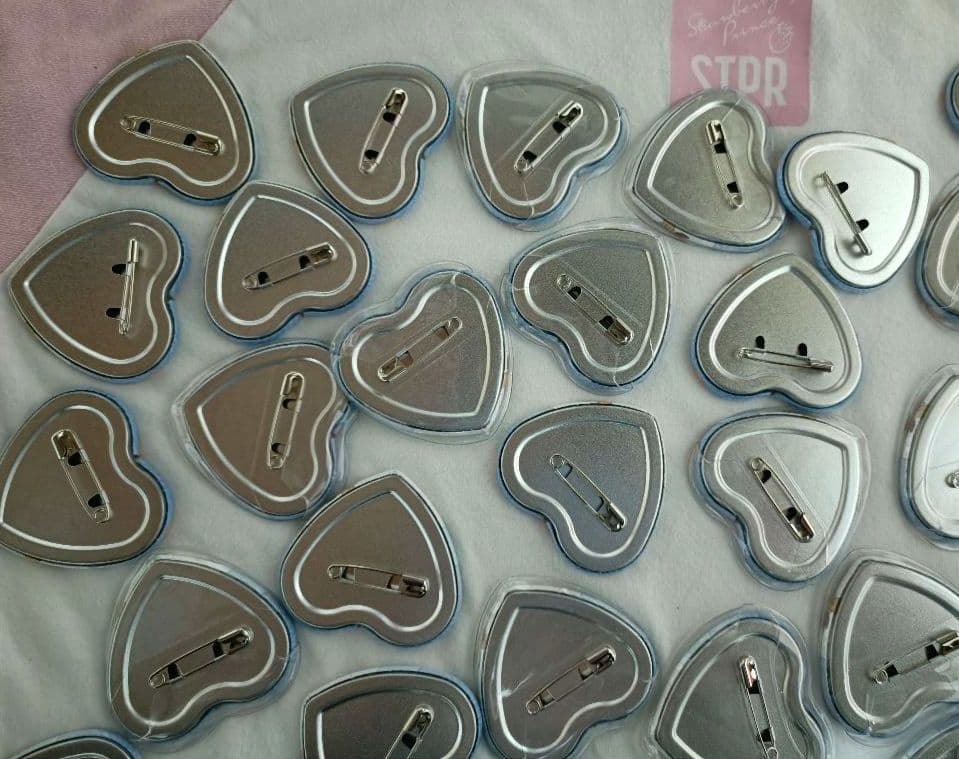 すとぷり　莉犬　缶バッチ　7周年　デフォ　ハートの缶バッチ