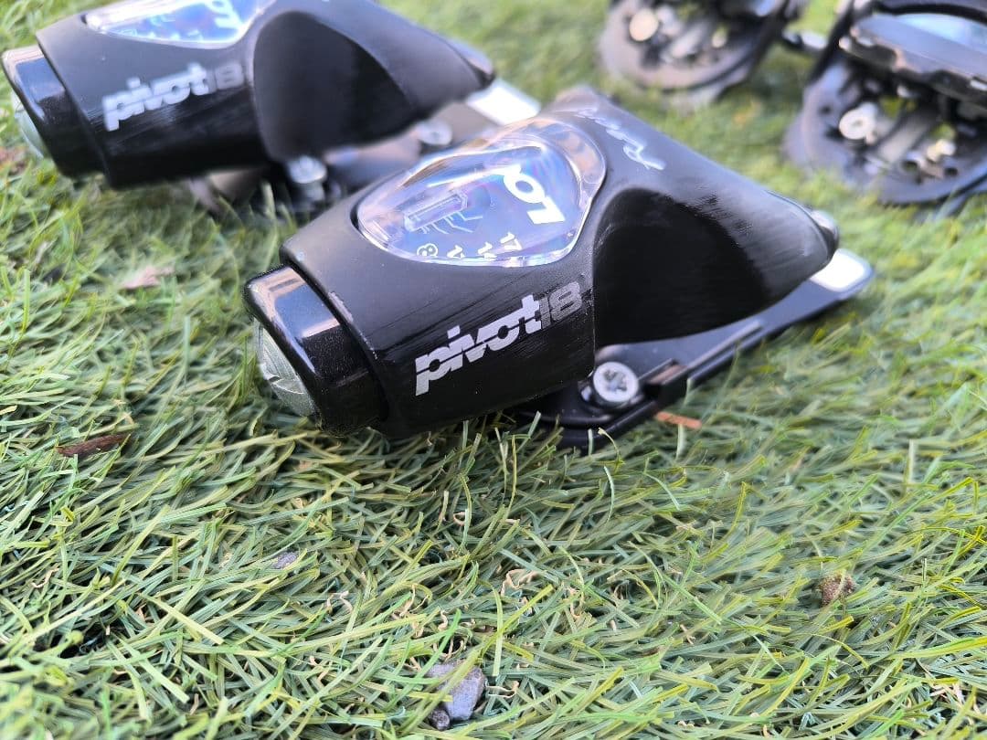 タッキー LOOK Pivot 18 ビンディング ルック P18