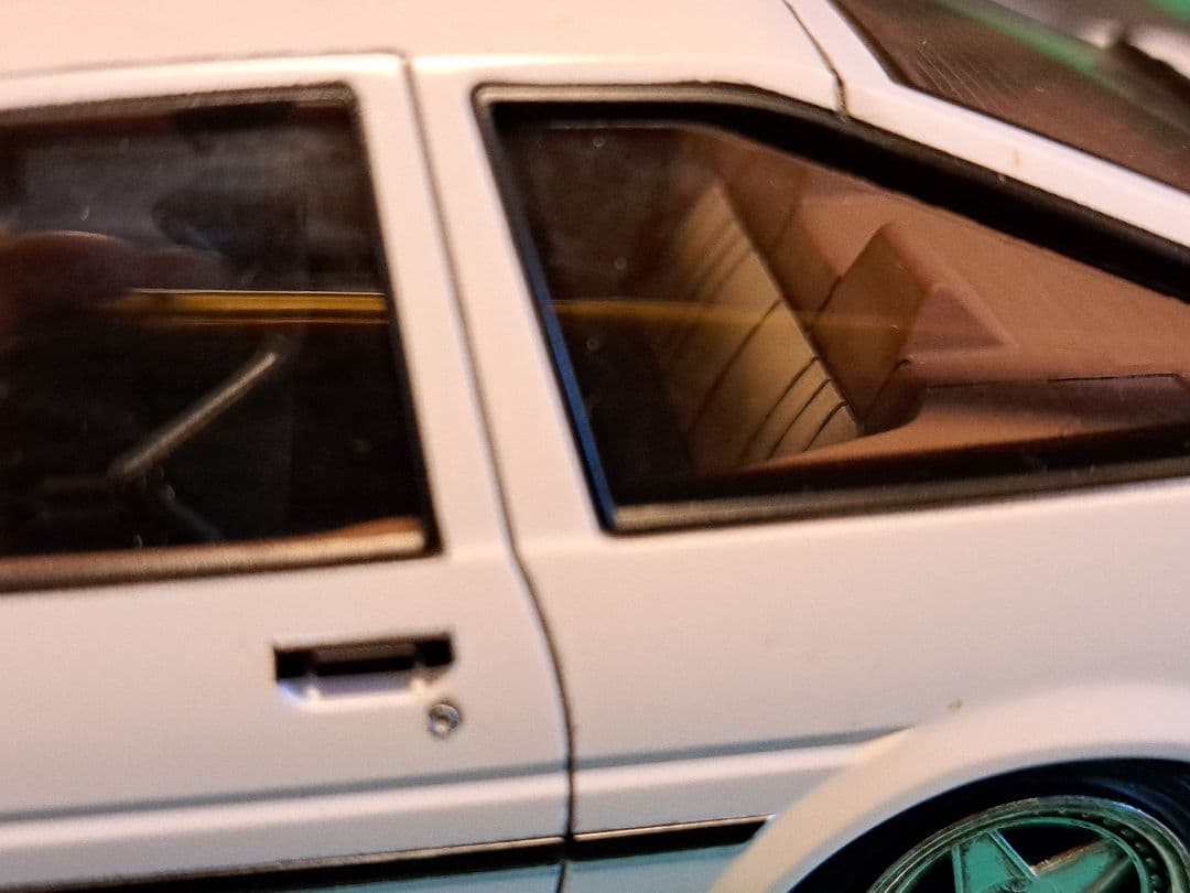 頭文字D　1/24 プラモデル　85レビン　完成品　ジオラマ付き