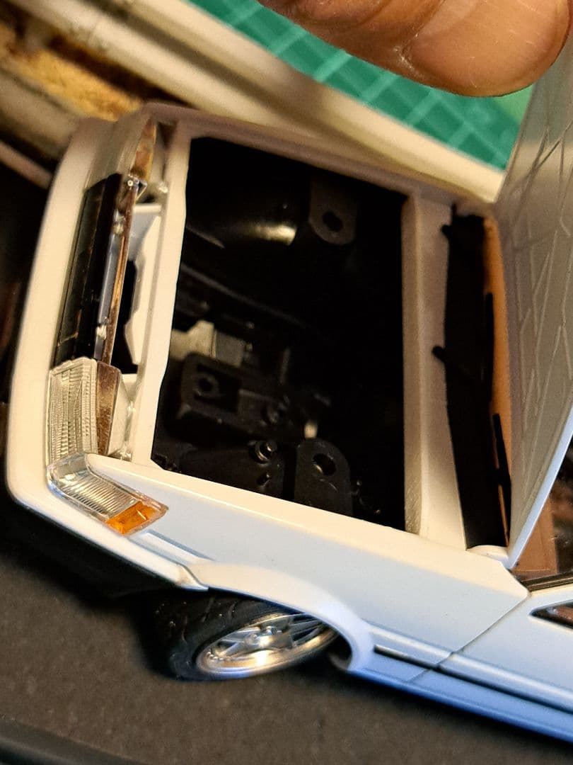 頭文字D　1/24 プラモデル　85レビン　完成品　ジオラマ付き