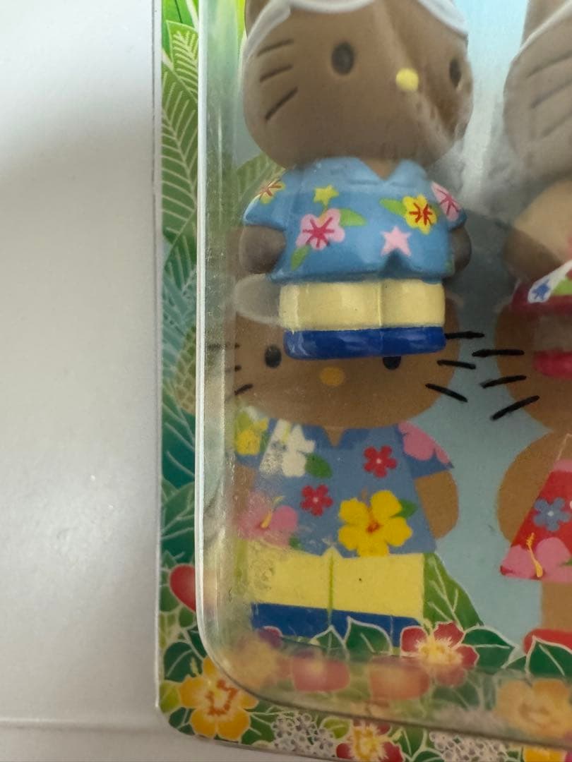 ご当地キティ　沖縄限定　日焼け　キティ　ダニエル　ストラップ