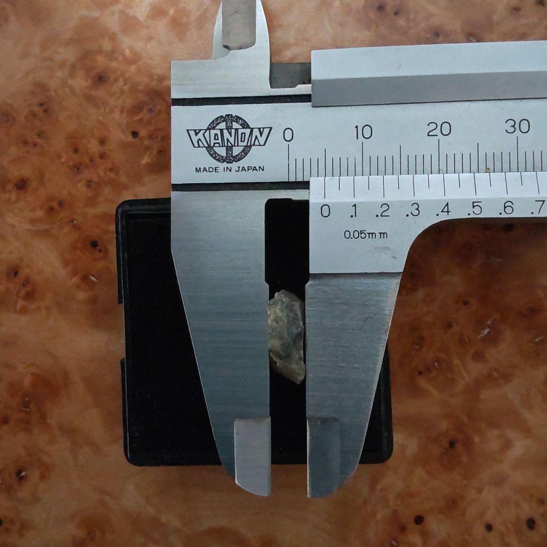 綺麗な緑！タタフィン隕石　標本　大きいのは価値がある!