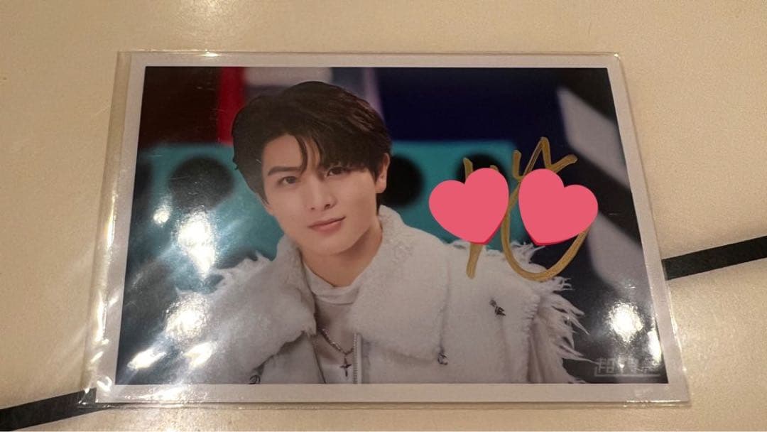 ハル　写真　サインつき