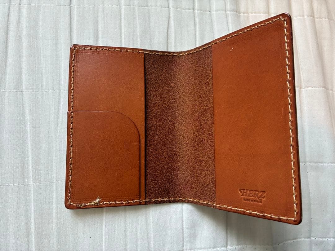 HERZ ヘルツ　レザー ブラウン パスポートカバー