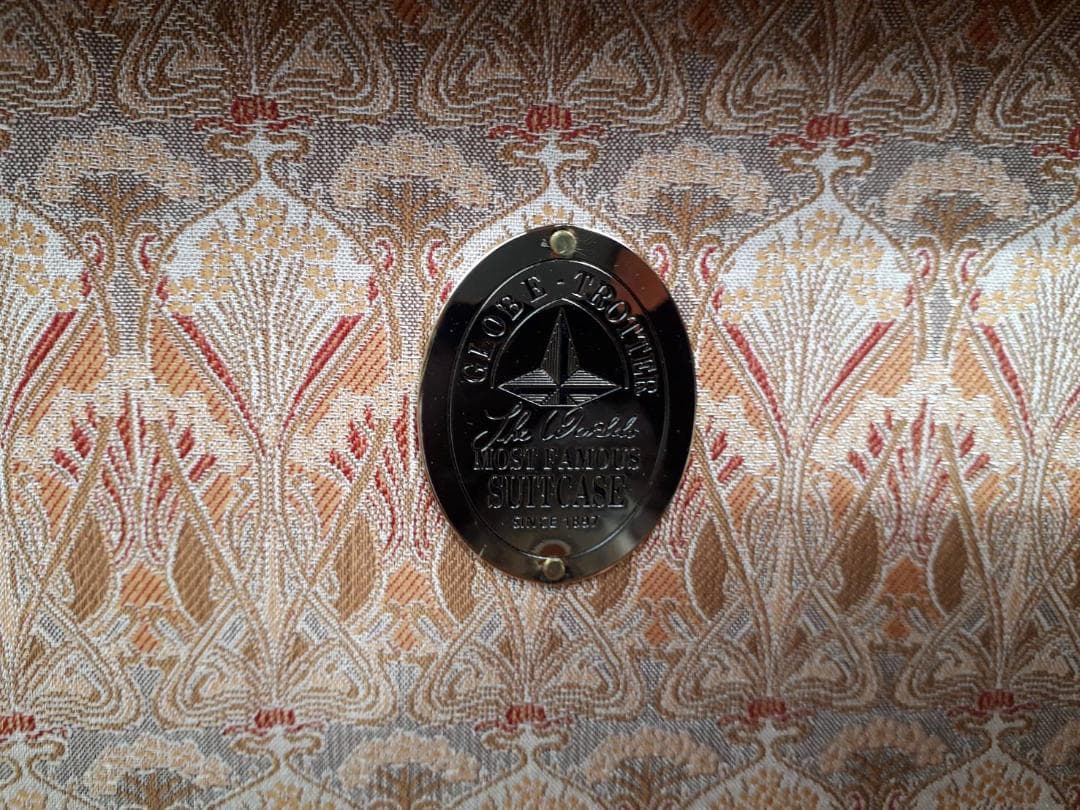 【黒ベルト】グローブトロッターキャリーケース GlobeTrotter（正規品）