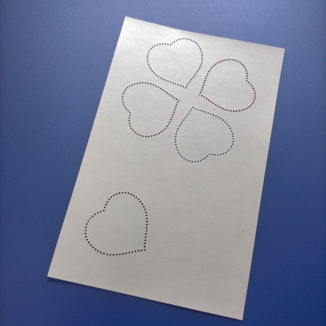 4059 外国切手　フランス　2000年　イブ・サンローラン　ハート型小型シート