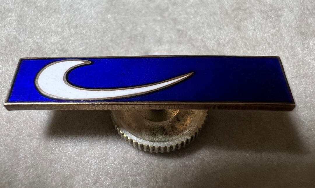 セミアンティークNo.062 ナイキ?の古い社章