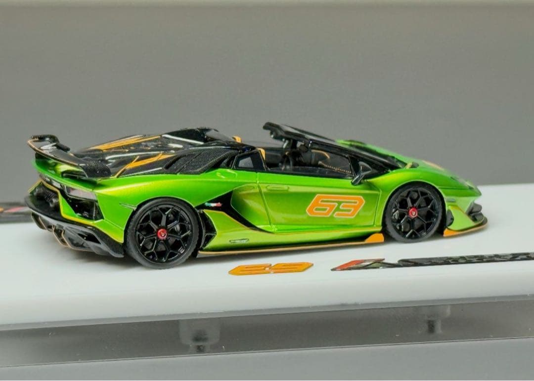 Tardis ランボルギーニ　アヴェンタドール　SVJ 63 ロードスター　緑