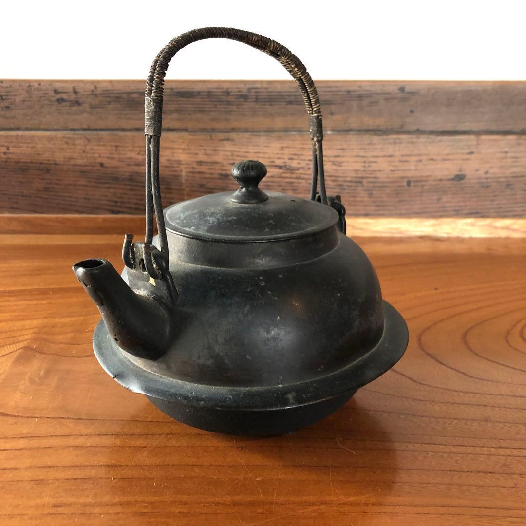 蔵にあった小振りの銅製湯沸かし釜