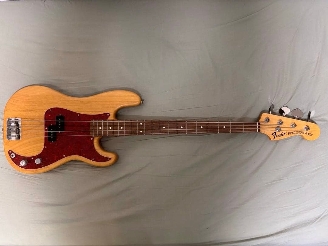 ベース SCANDAL TOMOMI PRECISION BASS [Fender]
