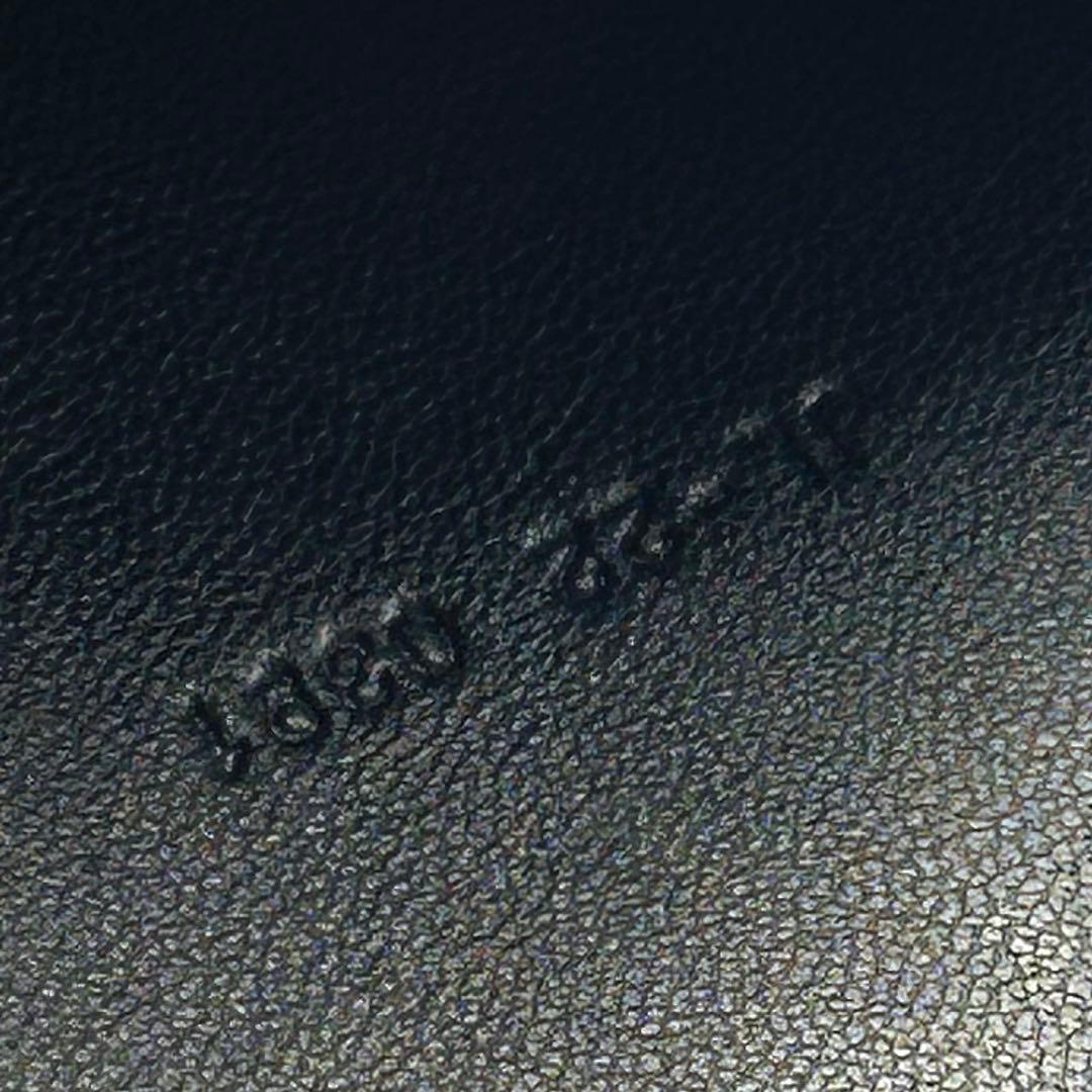 サルヴァトーレフェラガモ 二つ折り 手帳カバー ロゴ パスポートケース