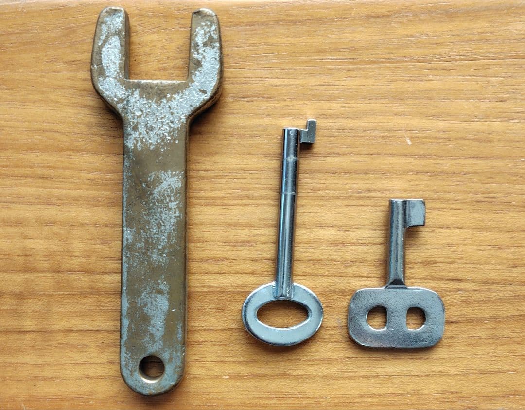 鉄道部品レバーハンドと鍵セット