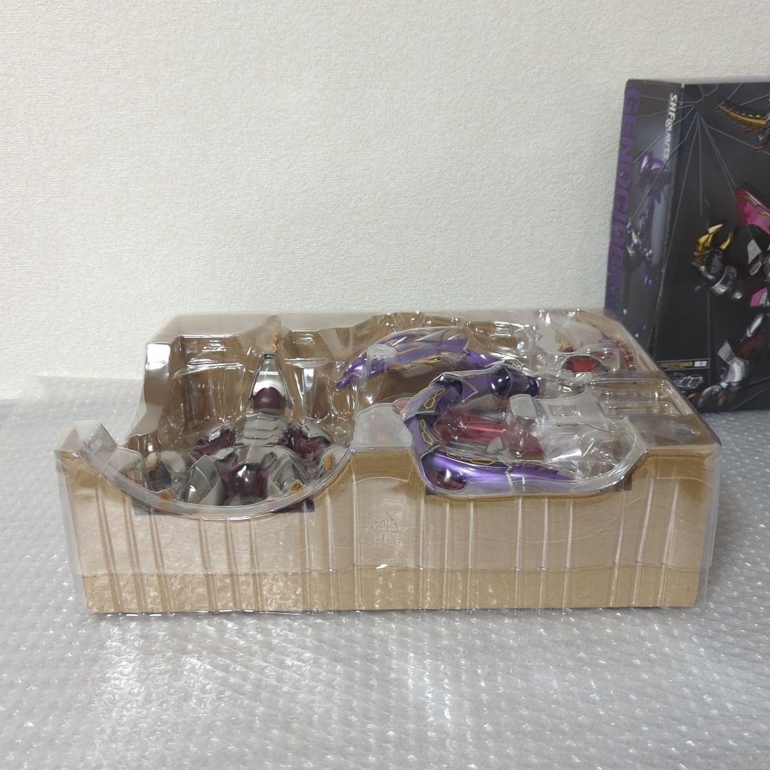 【限定・未使用品】S.H.フィギュアーツ ジェノサイダー 仮面ライダー龍騎 王蛇