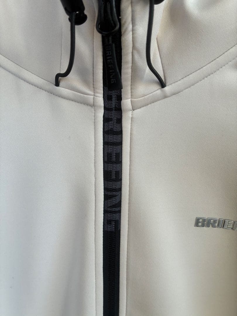 【美品】BRIEFING GOLF 3Dロゴパーカー　ベージュ