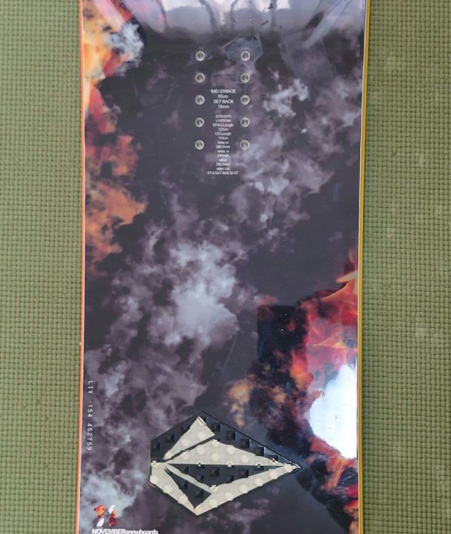 November　LIVER　14/15　スノーボード