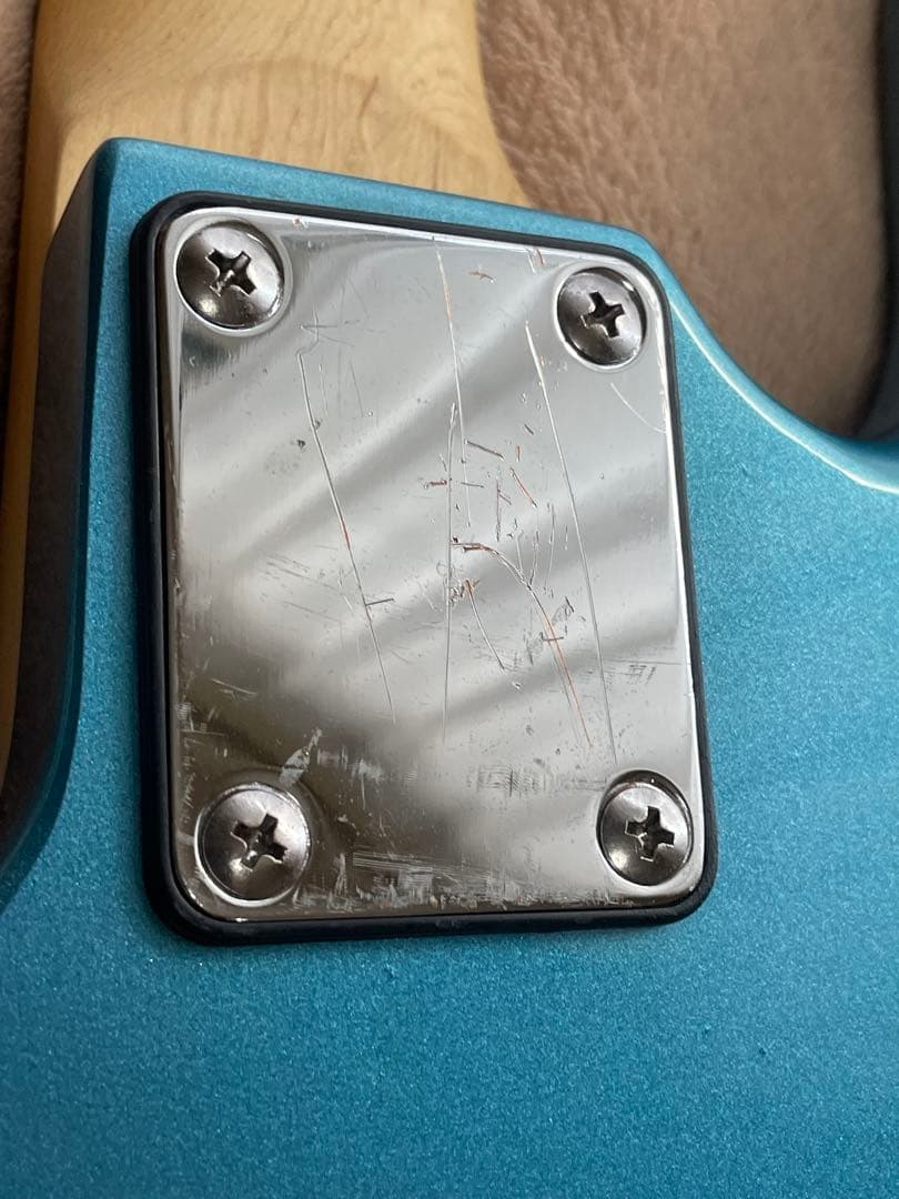 エレクトリックベース　プレイテック　ジャズベースタイプ　新品弦に交換済み。