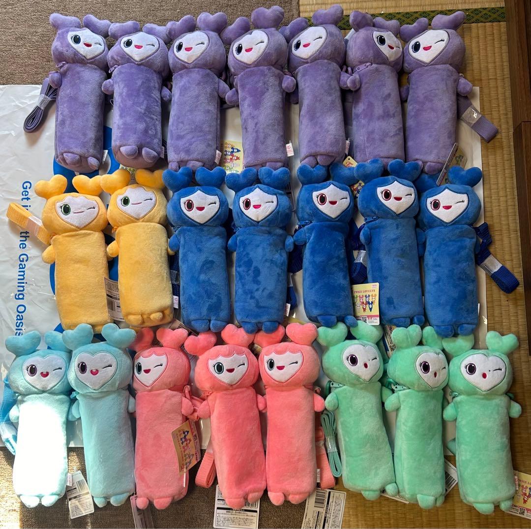 TWICE LOVELYS のびふにゃポーチ　22個セット