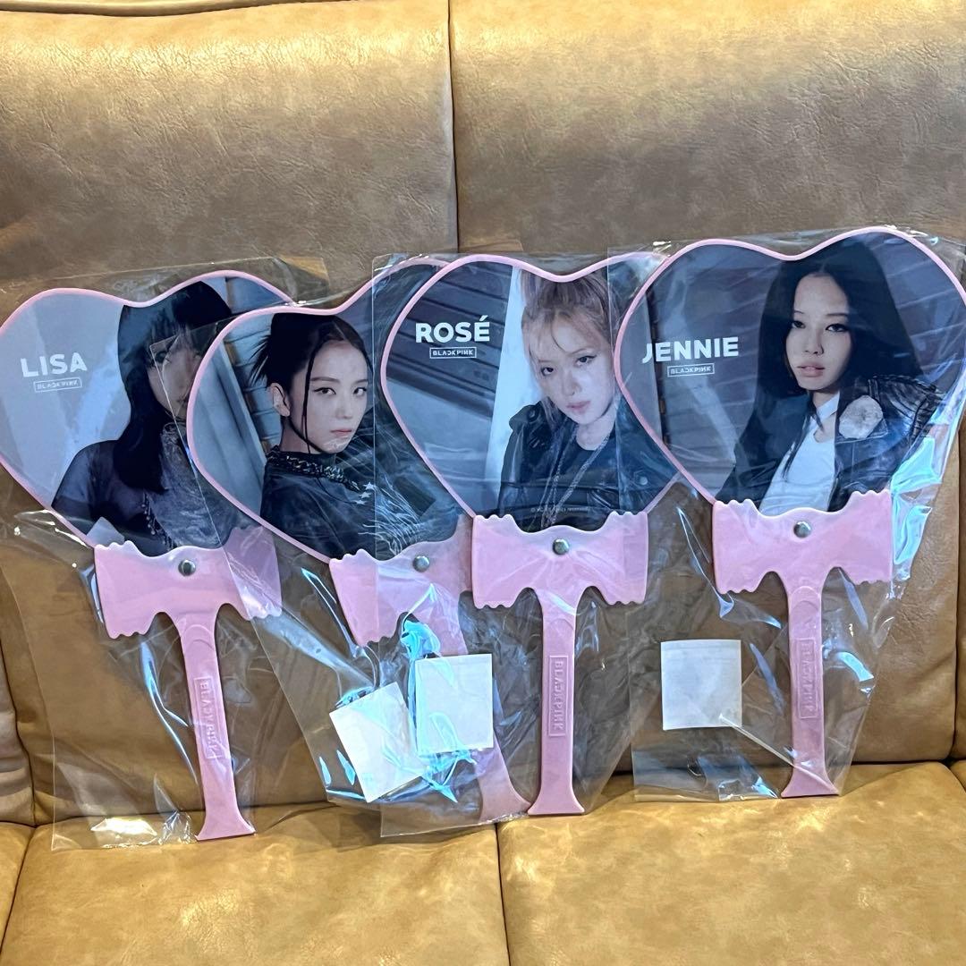 公式✴︎未開封あり‼︎BLACKPINKライブグッズ・ペンライト・うちわ4種・タオル