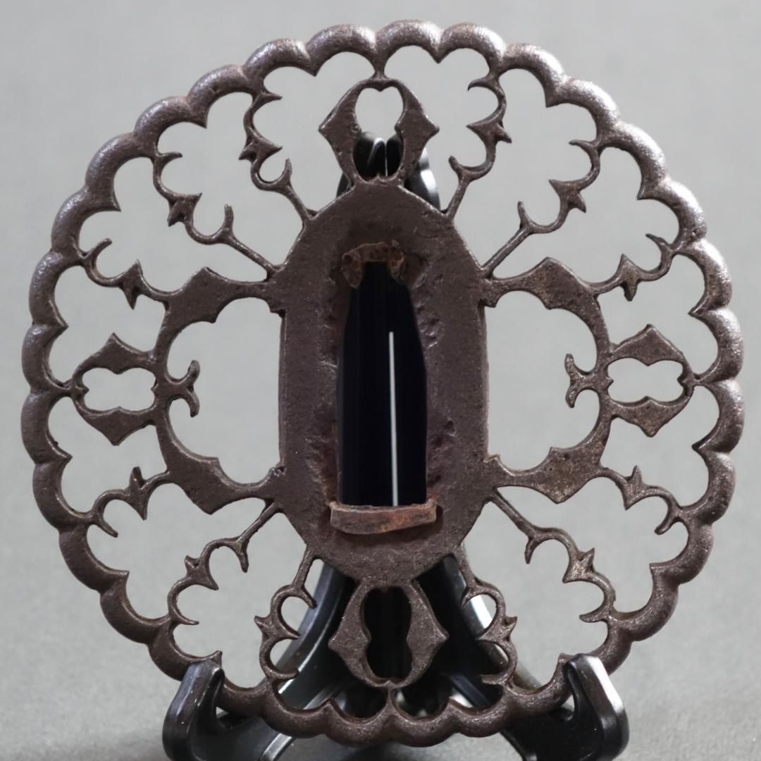 【京透 抱茗荷雁金透鍔】(鍔箱・布団付き) 鍔 鐔 刀装具 日本刀 武具 骨董