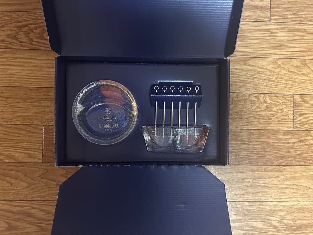 【非売品】UEFA CL Madrid19 Final ガラス皿&ピックセット