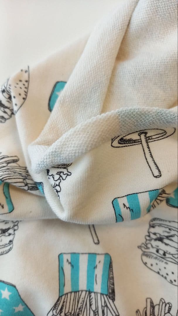 ハンバーガーとフライドポテト