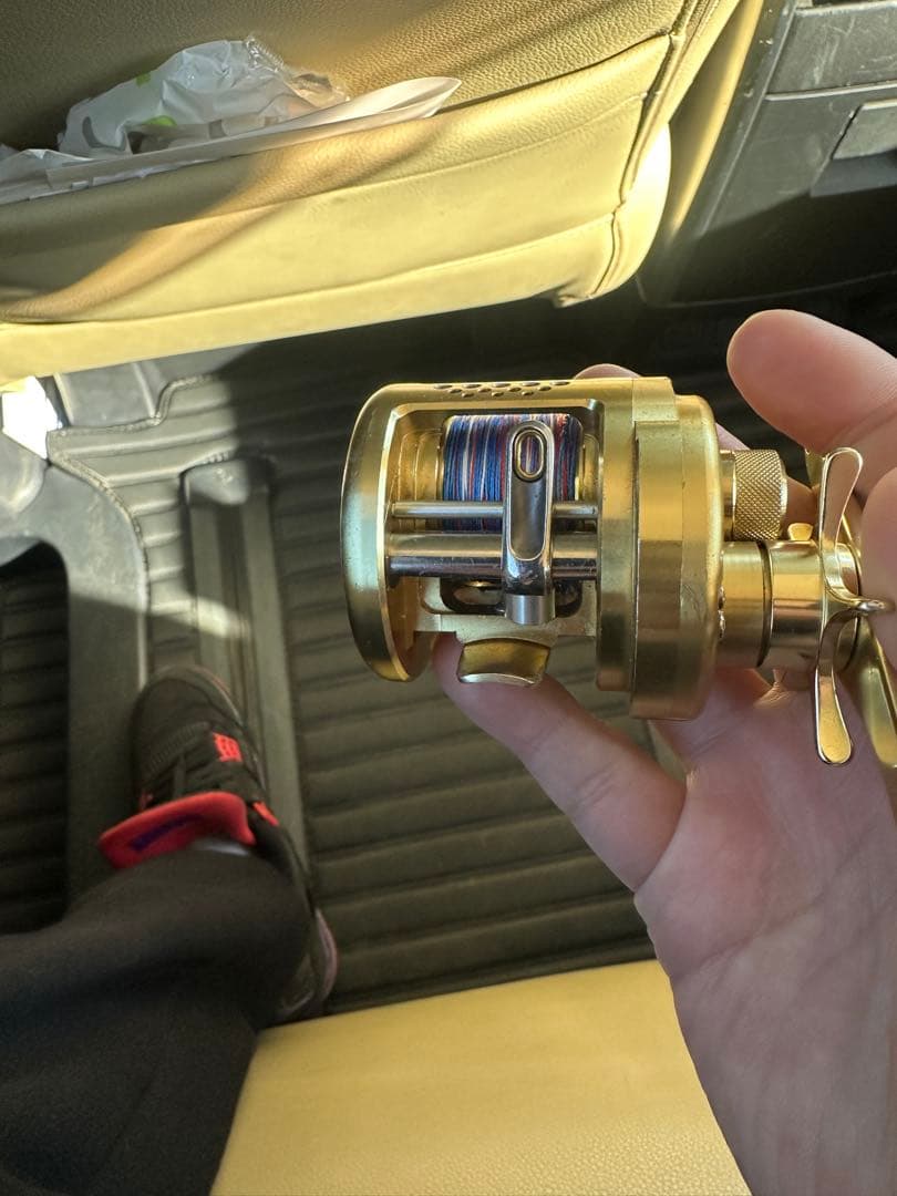 CALCUTTA CONQUEST 201F ベイトリール