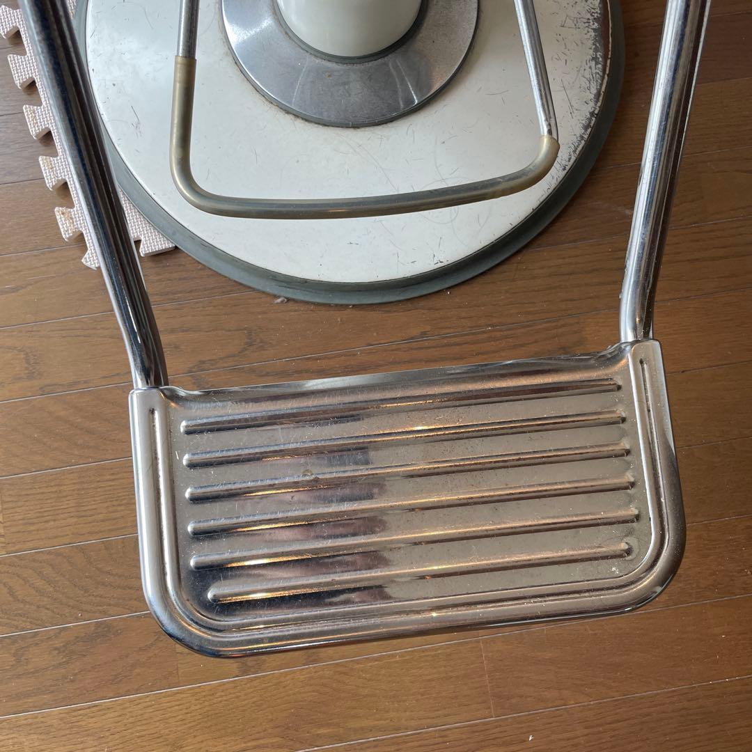 タカラベルモント　理美容椅子 カットチェア　シャンプーチェア　バーバーチェア