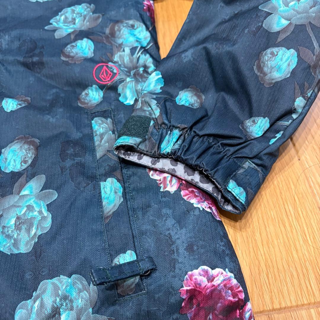 【極美品】VOLCOM ボルコム スノボーウェア 上下セット レディース M/S