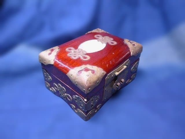 中国上海の伝統工芸　ジュエリーボックス　木製　ヴィンテージ　です