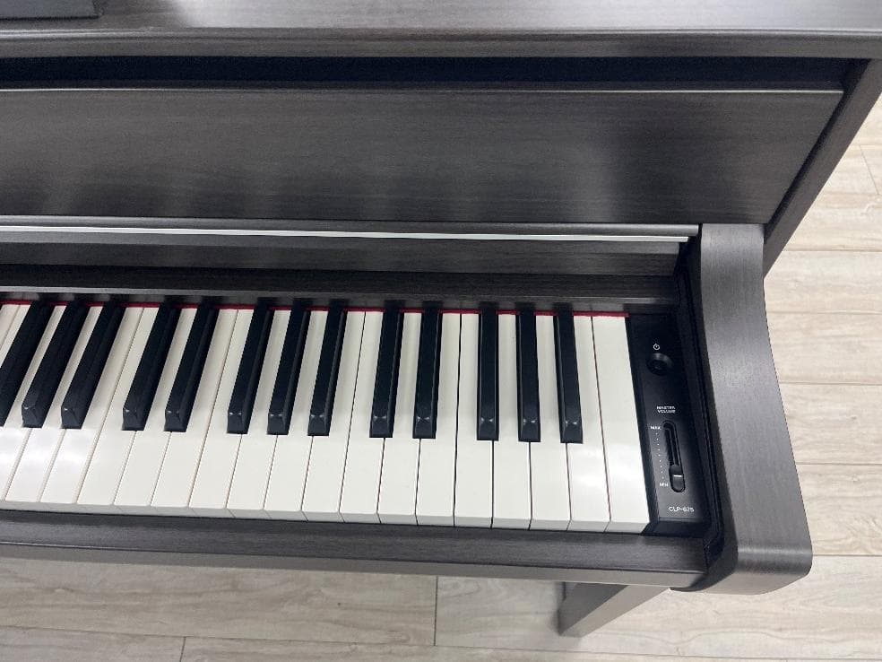 ★76575【電子ピアノ】YAMAHA　CLP675DW　19年製