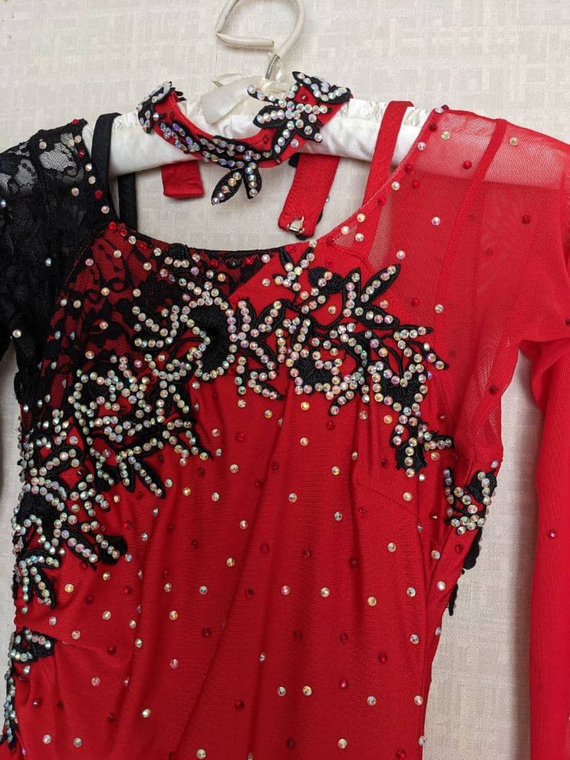 社交ダンス用ドレス 赤・黒 フレアスカート